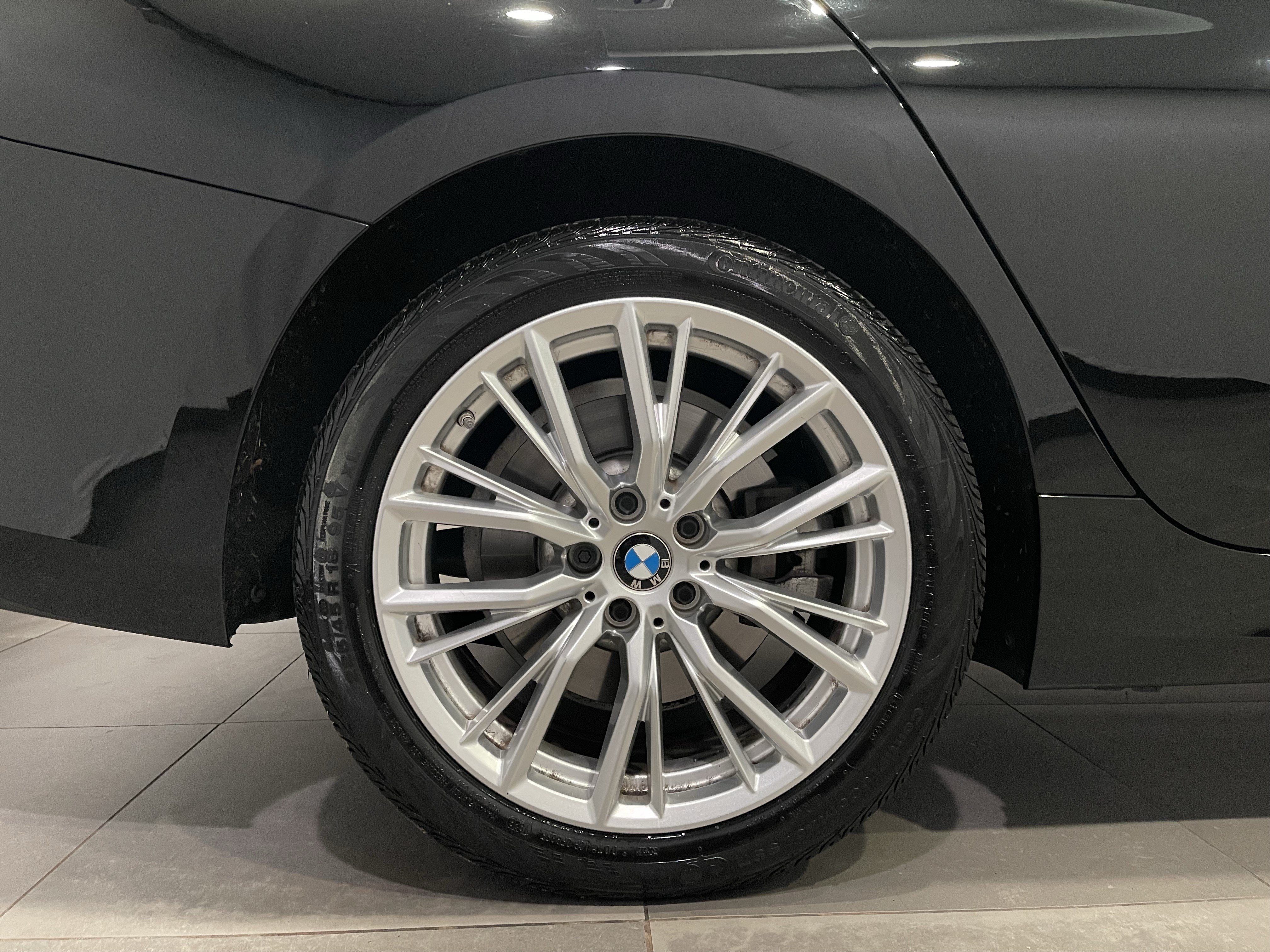 Certified 2023 BMW 330i xDrive Sedan w/ Premium Package AWD/4WD image 9