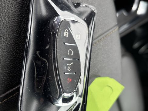 Used 2023 Chevrolet Traverse LT image 39