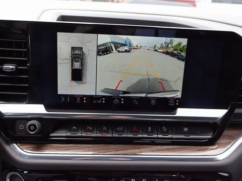 Used 2024 Chevrolet Silverado 1500 LT Trail Boss w/ LT Trail Boss Premium Package image 10