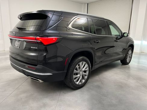 Used 2025 Buick Enclave Preferred AWD/4WD image 9