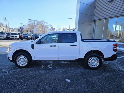 Used 2022 Ford Maverick XL image 2