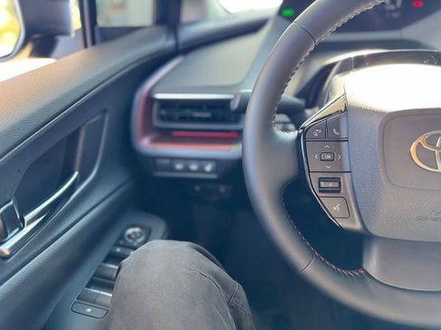 Used 2025 Toyota Prius XSE image 7