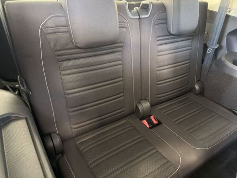 Used 2022 Volkswagen Tiguan S FWD image 32