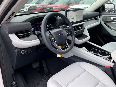 New 2026 Ford Explorer Platinum w/ LUX Leather Package image 8