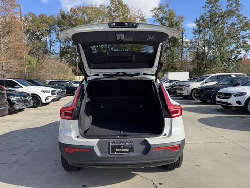 Used 2021 Volvo XC40 T5 R-Design w/ Advanced Package image 24