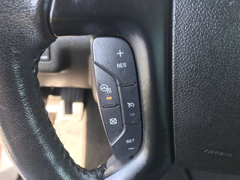 Used 2017 Buick Enclave Premium AWD/4WD image 18