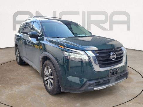 Used 2024 Nissan Pathfinder SL FWD image 2