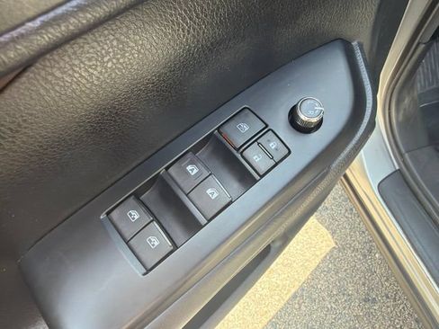 Used 2016 Toyota Highlander Plus AWD/4WD image 24