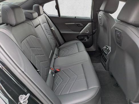 Used 2026 BMW 540i xDrive w/ M Sport Package image 21