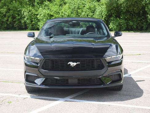 Used 2025 Ford Mustang Coupe RWD image 18