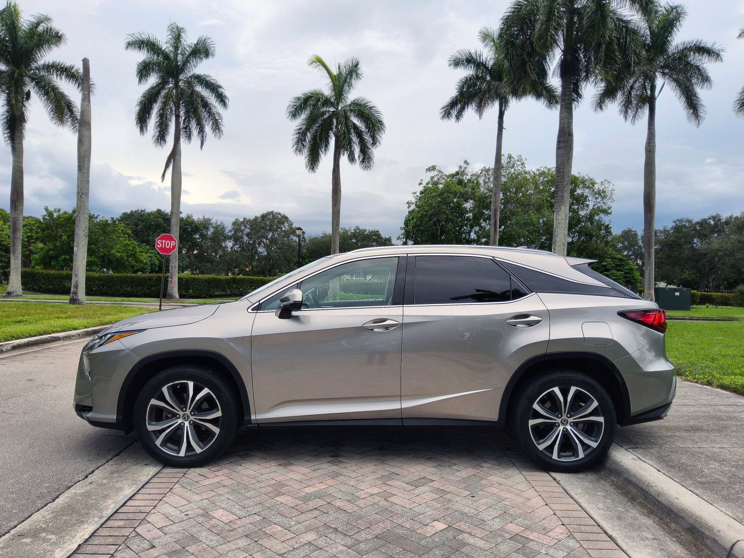 Used 2019 Lexus RX 350 AWD w/ Navigation Package image 19
