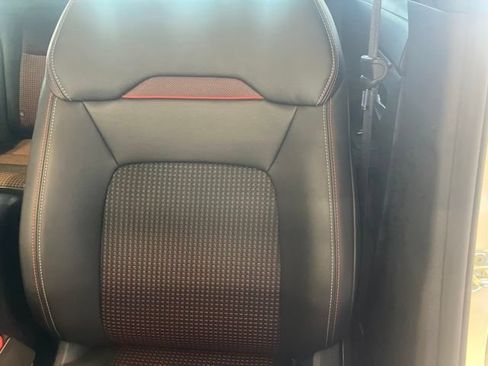 Used 2025 Nissan Kicks SR FWD image 7