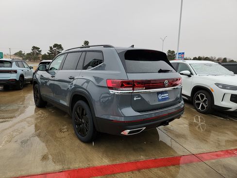 New 2026 Volkswagen Atlas SE image 5