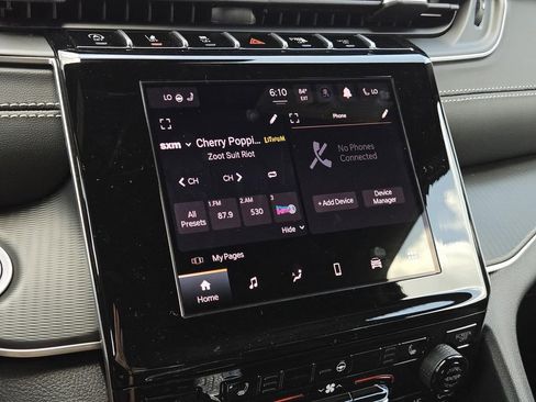 New 2025 Jeep Grand Cherokee Laredo X w/ Luxury Tech Group I image 11