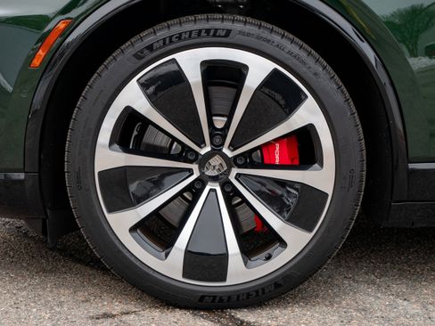 Used 2024 Porsche Macan Turbo Electric w/ Premium Package image 20