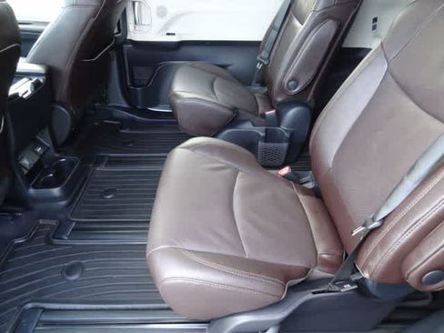 Certified 2023 Toyota Sienna Platinum AWD/4WD image 9