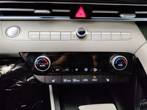 Used 2023 Hyundai Elantra Limited image 25