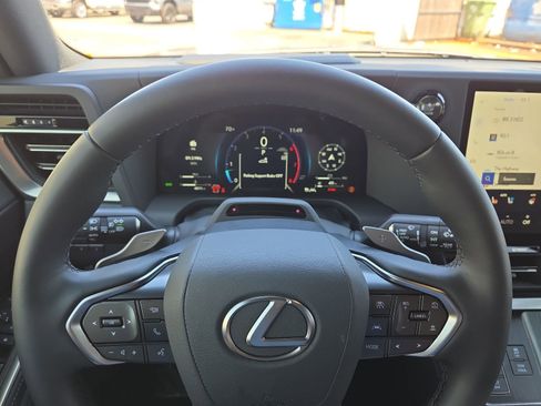 Used 2025 Lexus GX 550 w/ Accessory Package (2T) AWD/4WD image 24