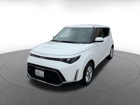 Used 2025 Kia Soul LX w/ LX Technology Package FWD image 7