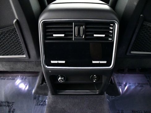 Used 2023 Porsche Cayenne AWD/4WD image 20