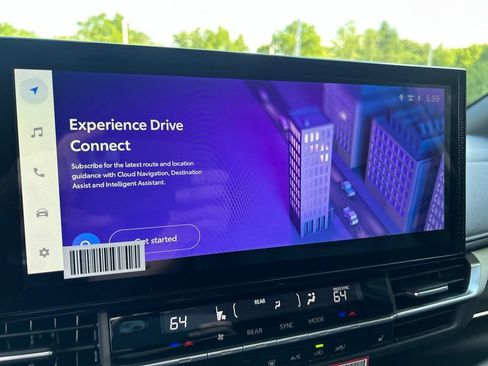 New 2026 Toyota Sienna XLE Woodland Edition AWD/4WD image 19