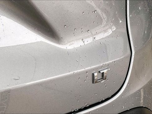 Certified 2025 Chevrolet Trax LT image 11