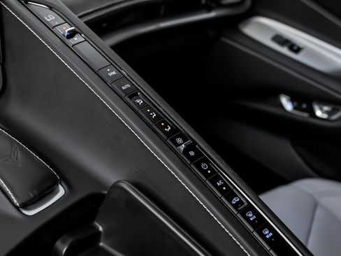 Used 2022 Chevrolet Corvette Stingray Coupe w/ Z51 Performance Package image 36