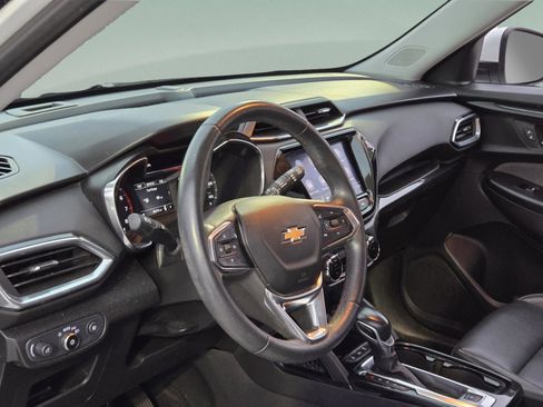 Used 2021 Chevrolet TrailBlazer LT w/ Premium Seating Package FWD image 30