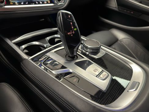 Used 2019 BMW 750i xDrive w/ M Sport Package image 24