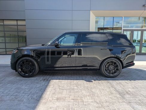 New 2026 Land Rover Range Rover Long Wheelbase SE AWD/4WD image 8