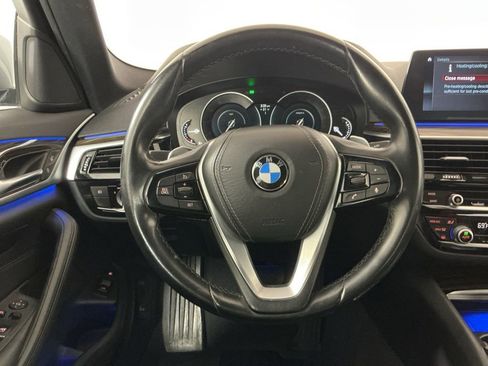 Used 2018 BMW 530e w/ Premium Package 2 image 16