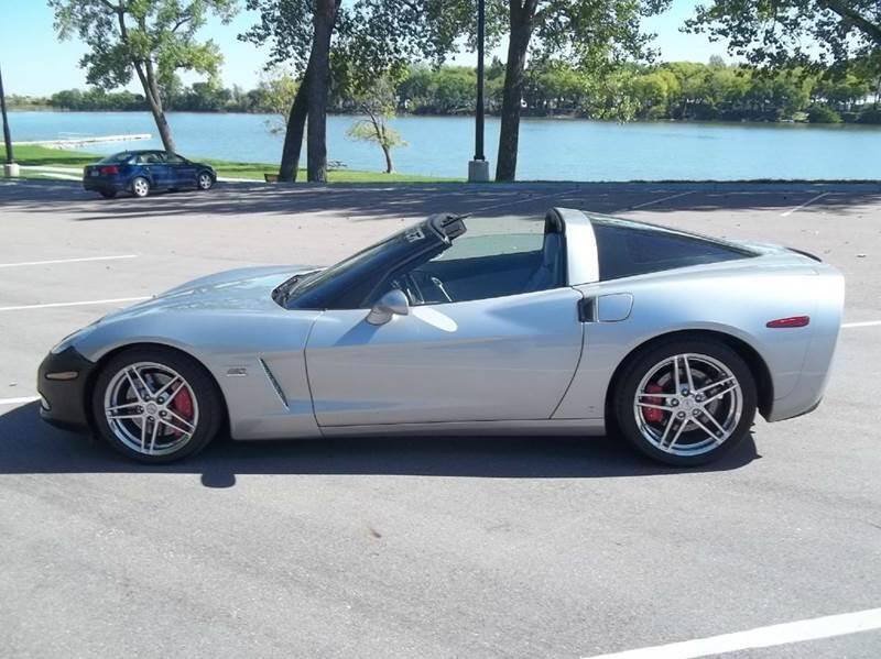 Used 2006 Chevrolet Corvette Coupe w/ Preferred Equipment Group RWD image 5