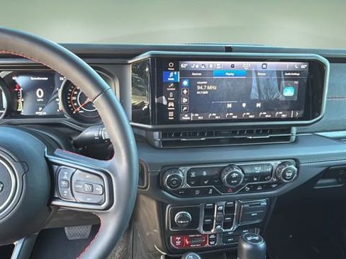 Used 2024 Jeep Wrangler Unlimited Rubicon w/ XTREMEE 35" Tire Package image 10