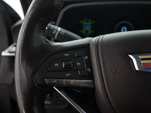 Used 2022 Cadillac Escalade Sport Platinum w/ Heavy-Duty Trailer Package AWD/4WD image 31