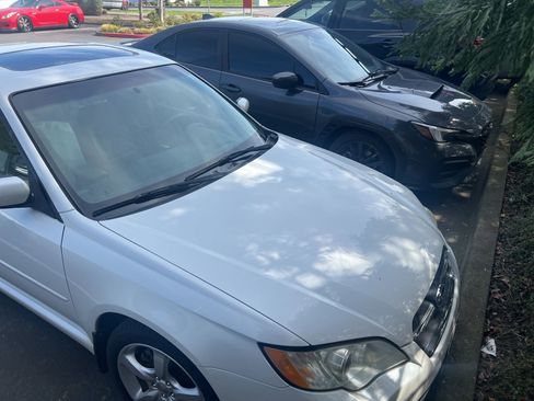 Used 2009 Subaru Legacy 2.5i Limited image 5