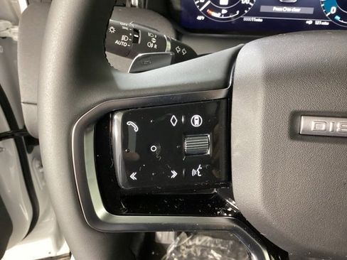 New 2025 Land Rover Discovery Sport S image 23