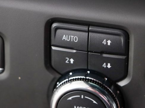 Used 2023 GMC Sierra 1500 AT4 w/ Technology Package AWD/4WD image 24