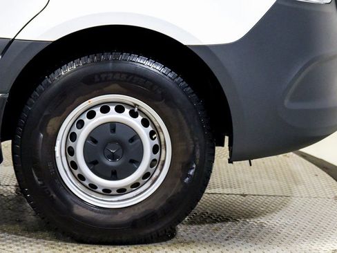 Used 2024 Mercedes-Benz Sprinter 2500 image 14