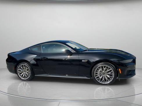 Certified 2025 Ford Mustang GT Premium image 33