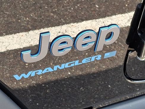 Used 2023 Jeep Wrangler Unlimited w/ Cold Weather Group AWD/4WD image 9