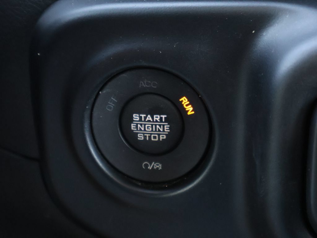 Used 2022 Jeep Wrangler Unlimited Sahara w/ LED Lighting Group AWD/4WD image 27