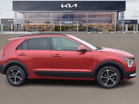 New 2026 Kia Niro EX image 2
