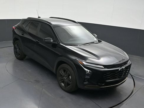 Used 2025 Chevrolet Trax ACTIV w/ Driver Confidence Package FWD image 22