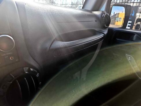 Used 2015 Jeep Wrangler Unlimited Sport w/ Quick Order Package 24S image 31