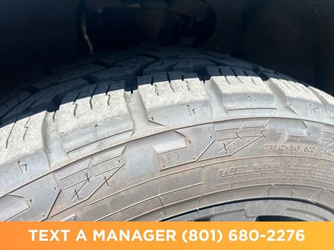 Used 2011 Jeep Grand Cherokee Overland AWD/4WD image 26