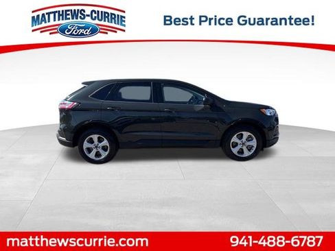 Certified 2024 Ford Edge SE image 3