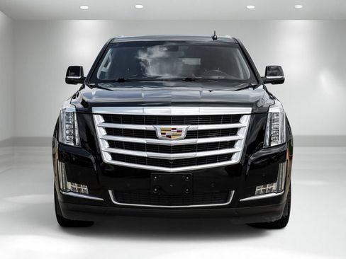 Used 2019 Cadillac Escalade Luxury AWD/4WD image 5