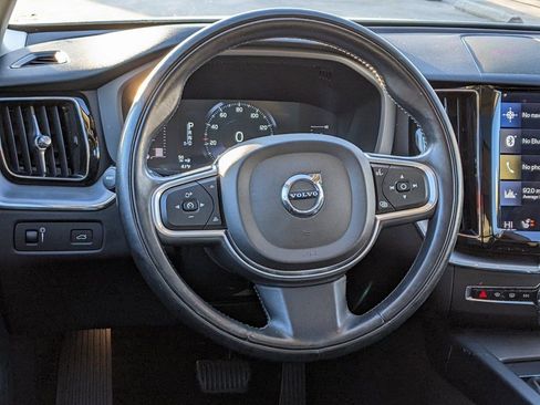 Used 2019 Volvo XC60 T5 Momentum w/ Premium Package image 14