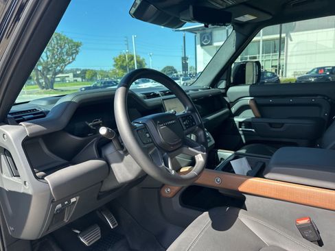 Used 2024 Land Rover Defender 110 X image 18