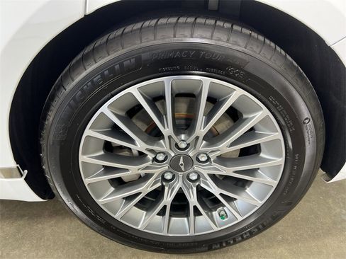 Used 2024 Genesis G80 2.5T image 18